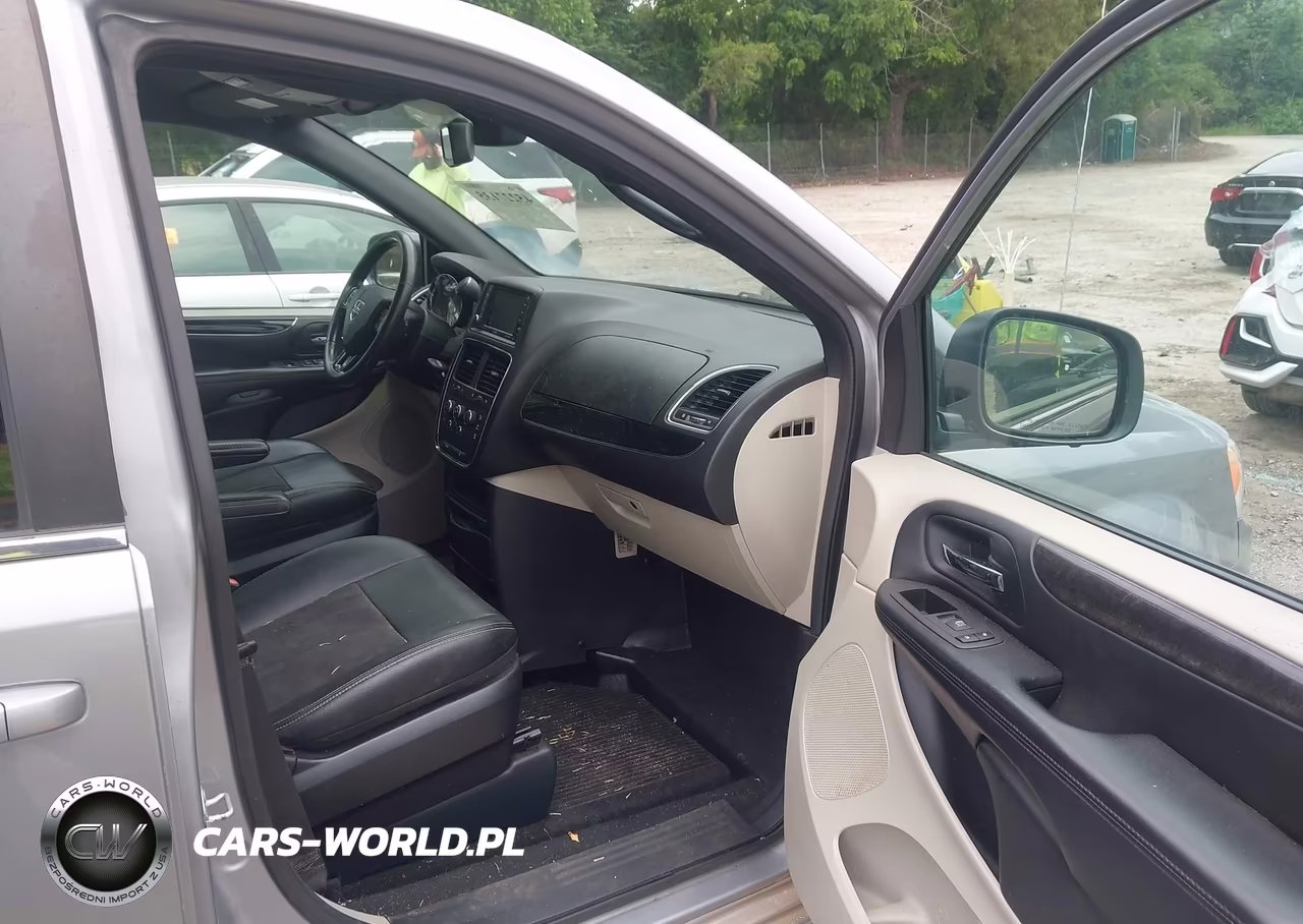 2019 Dodge Grand Caravan Sxt VIN:2C4RDGCG8KR758898 - 5