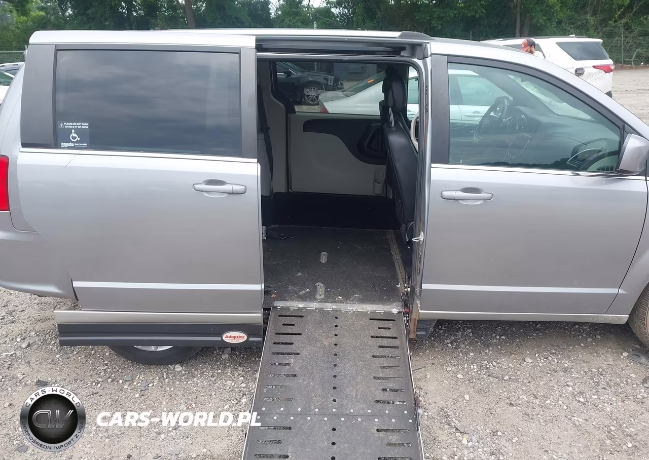 2019 Dodge Grand Caravan Sxt VIN:2C4RDGCG8KR758898 - 8