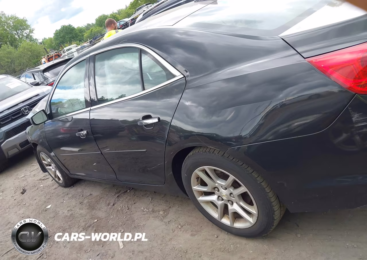 2015 Chevrolet Malibu 1Lt VIN:1G11C5SL2FF341480 - 3
