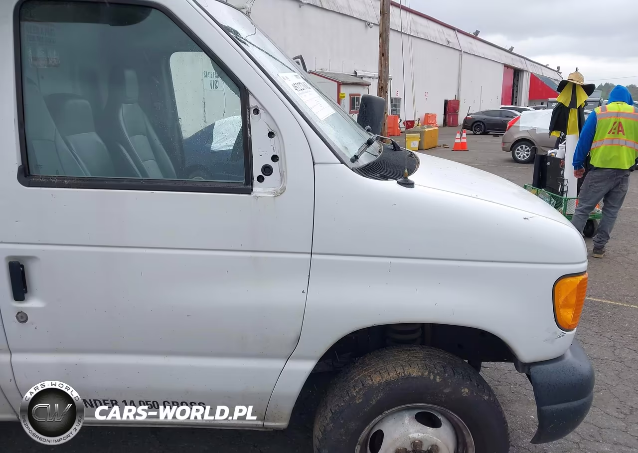 2007 Ford Econoline E450 Super Duty Cutwy Van VIN:1FDXE45S17DB18154 - 11