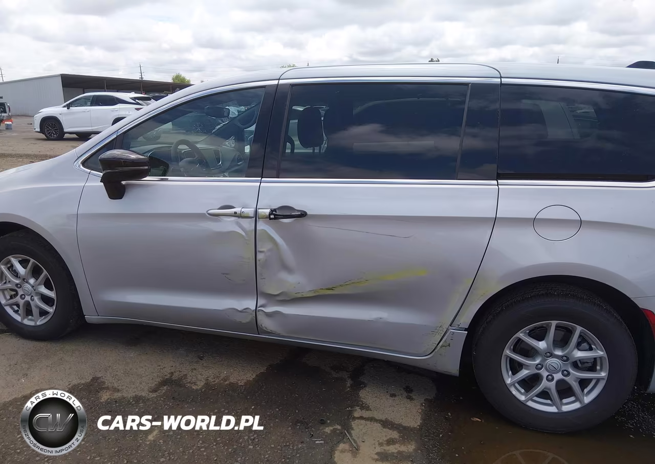 2026 Chrysler Pacifica Select VIN:2C4RC1BG4TR183315 - 14