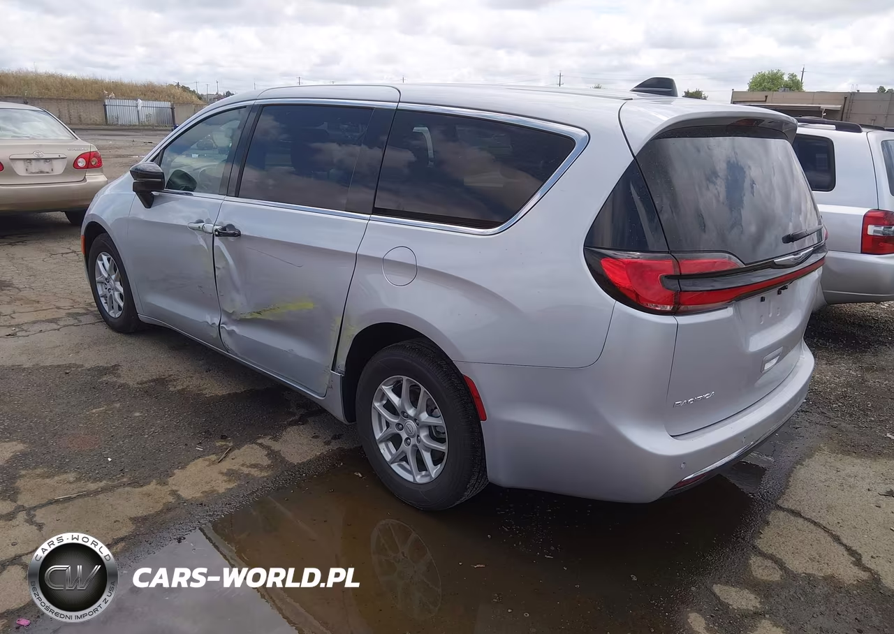 2026 Chrysler Pacifica Select VIN:2C4RC1BG4TR183315 - 3