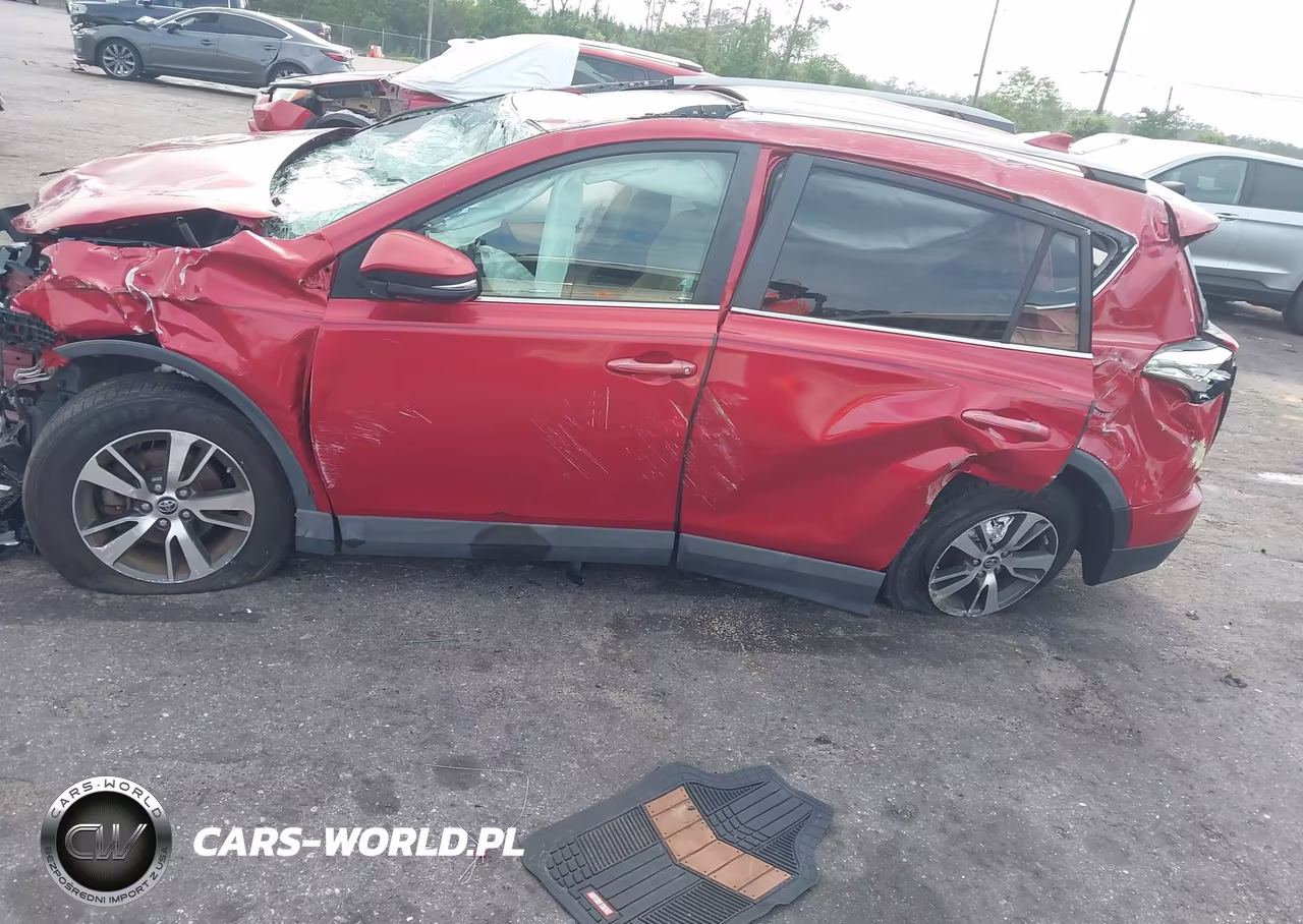 2017 Toyota Rav4 Xle VIN:2T3WFREVXHW389397 - 3