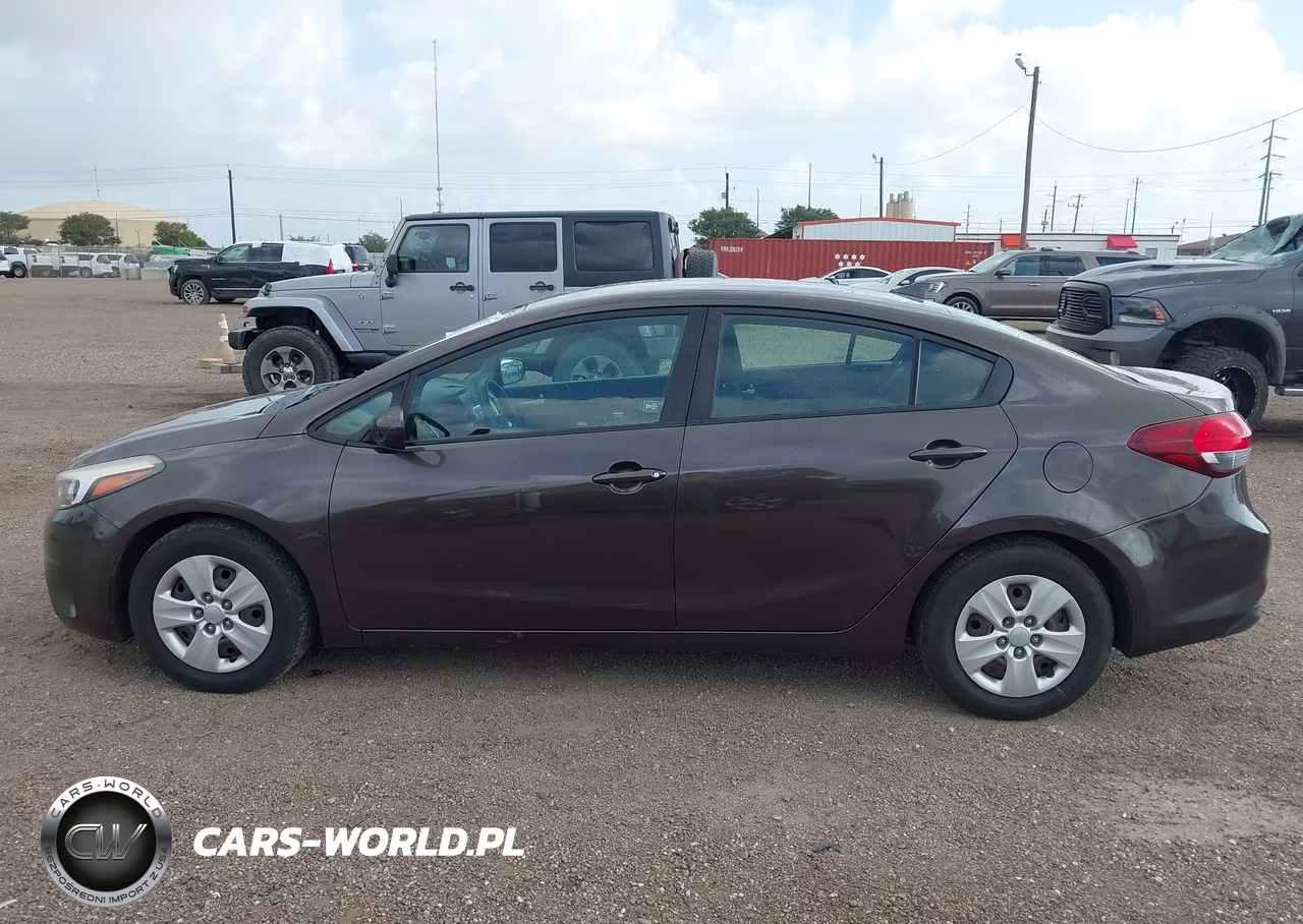 2018 Kia Forte Lx VIN:3KPFK4A7XJE168504 - 14