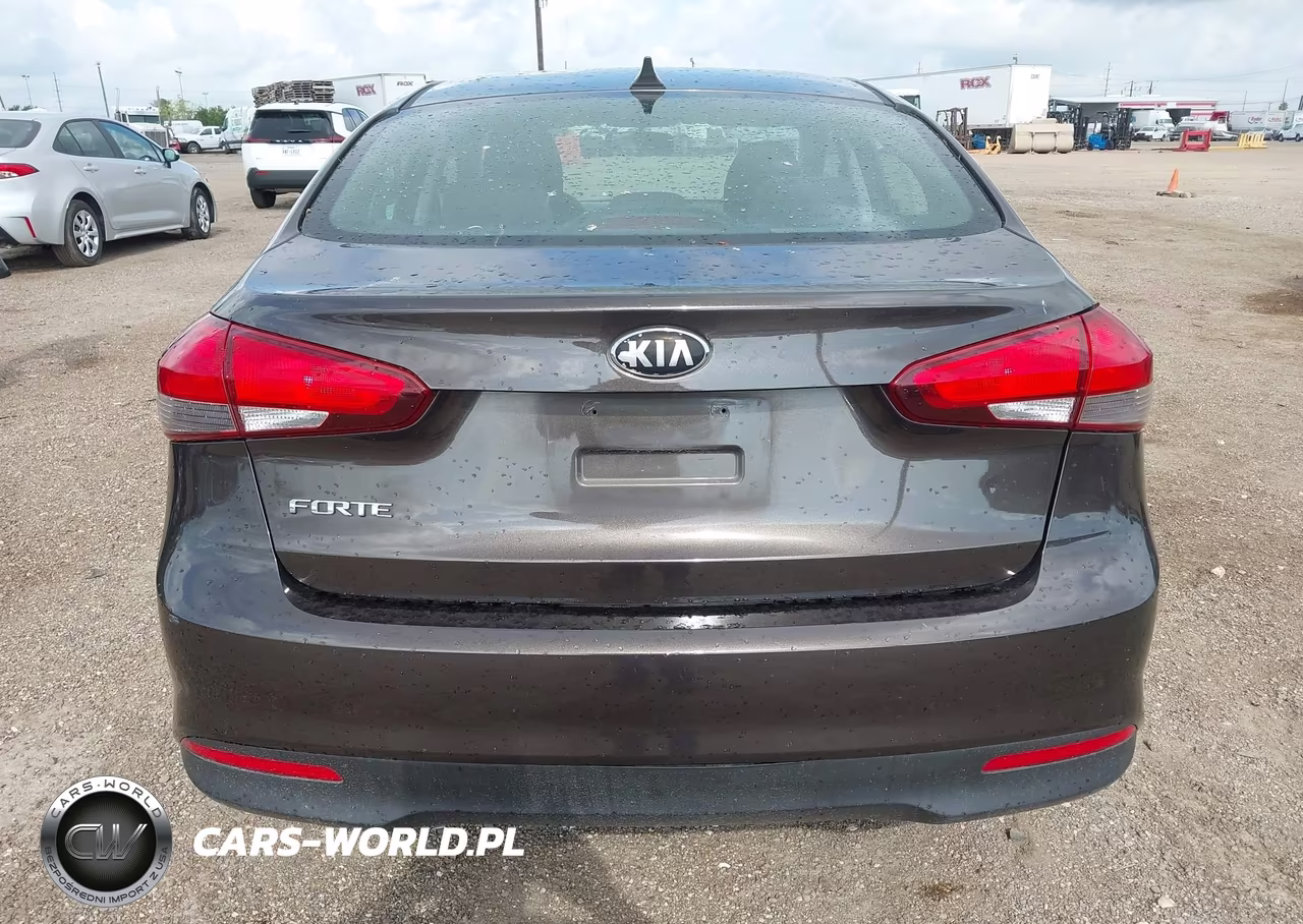 2018 Kia Forte Lx VIN:3KPFK4A7XJE168504 - 16
