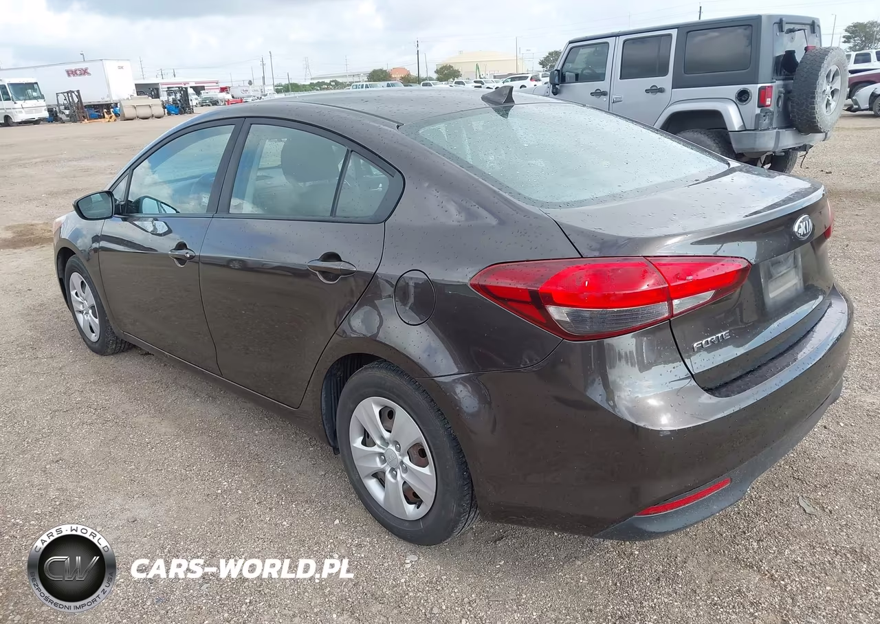 2018 Kia Forte Lx VIN:3KPFK4A7XJE168504 - 3