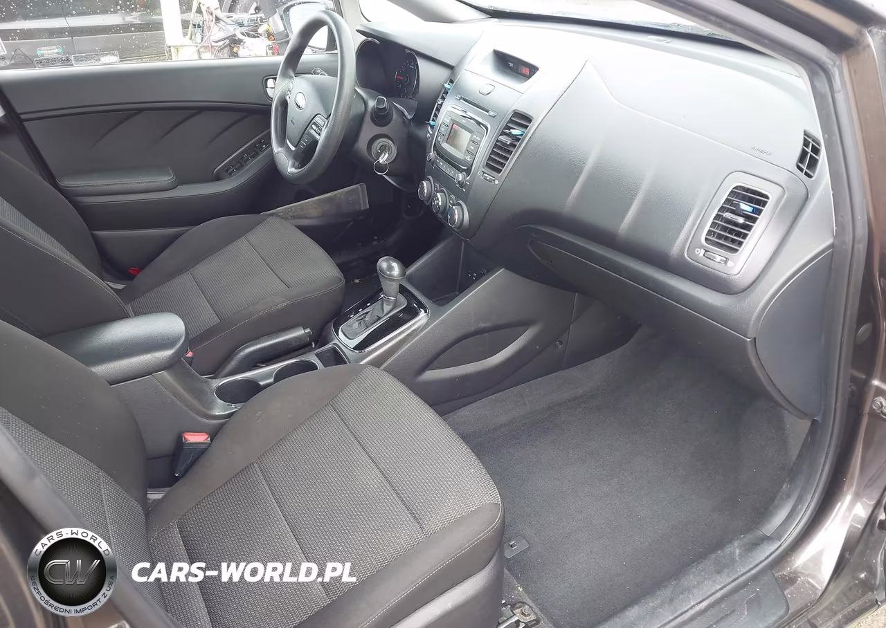 2018 Kia Forte Lx VIN:3KPFK4A7XJE168504 - 5