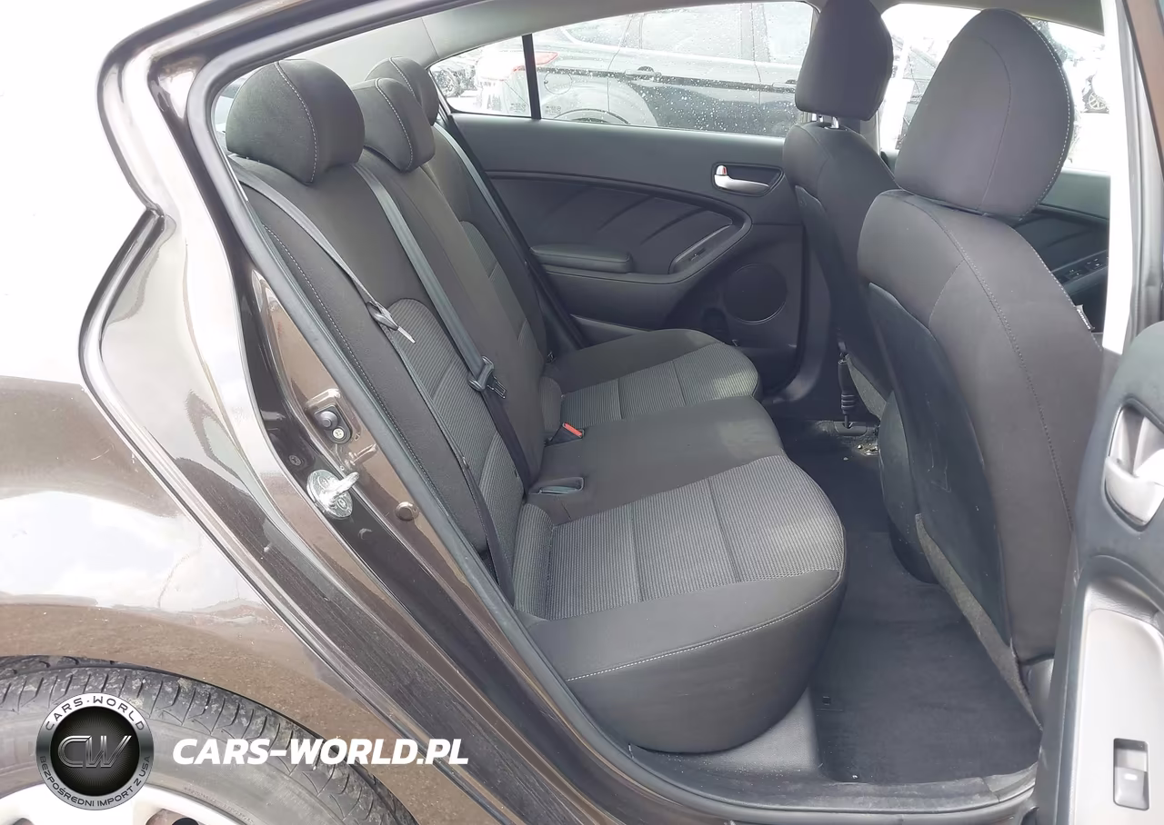 2018 Kia Forte Lx VIN:3KPFK4A7XJE168504 - 8