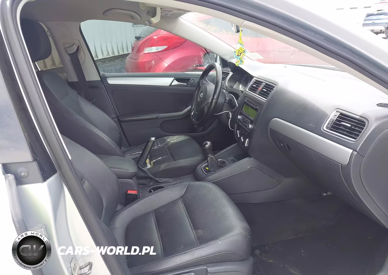 2014 Volkswagen Jetta 1.8T Se VIN:3VWB17AJ2EM363827 - 5