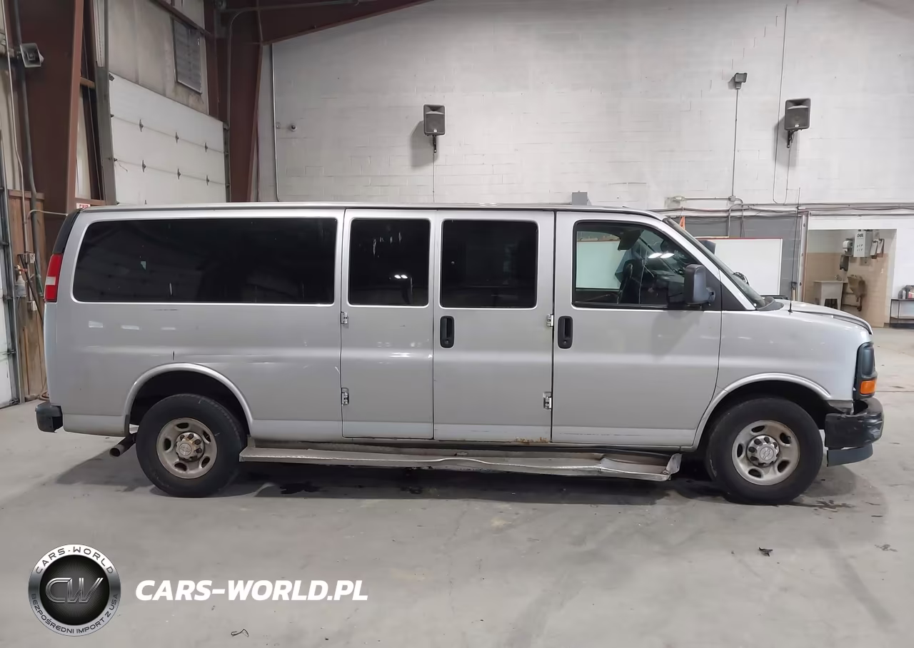 2017 Chevrolet Express 3500 Ls VIN:1GAZGNFF2H1303694 - 13
