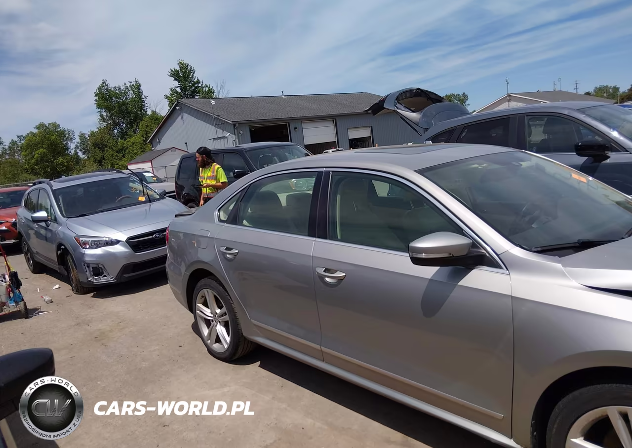 2014 Volkswagen Passat 1.8T Sel Premium VIN:1VWCT7A35EC024447 - 14