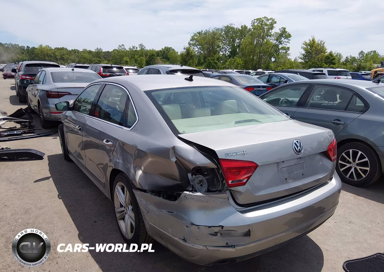 2014 Volkswagen Passat 1.8T Sel Premium VIN:1VWCT7A35EC024447 - 3