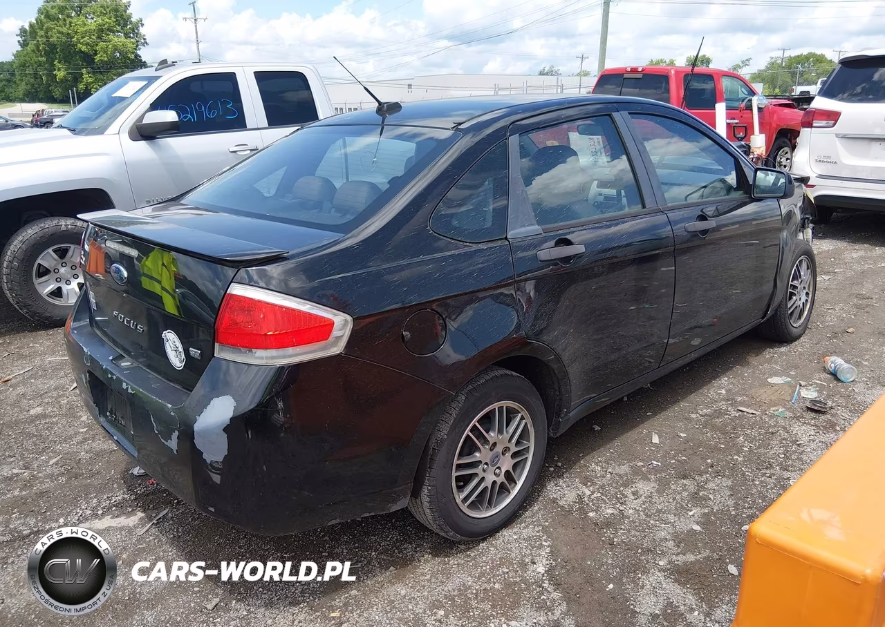 2010 Ford Focus Se VIN:1FAHP3FN7AW201272 - 4