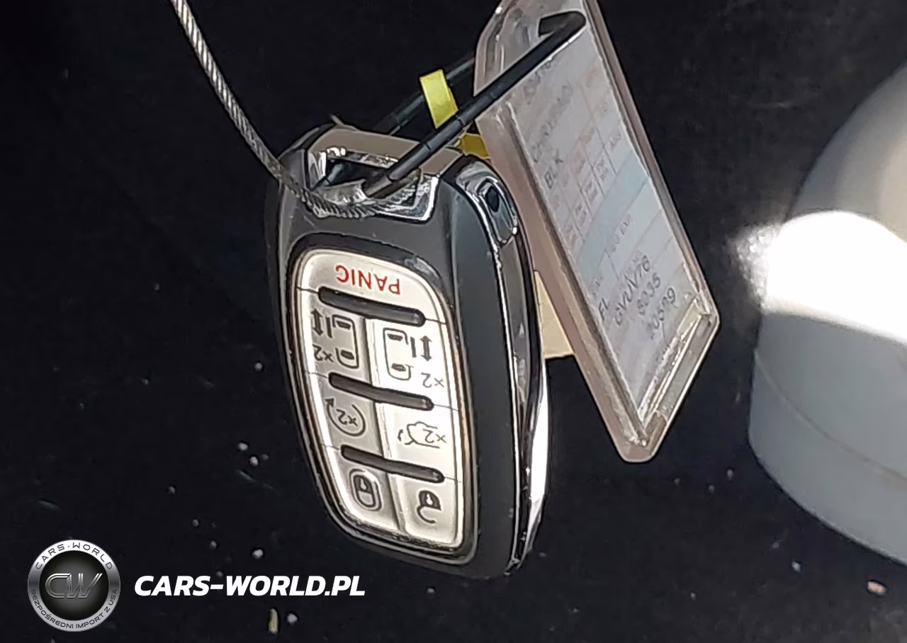 2023 Chrysler Pacifica Touring L VIN:2C4RC1BG9PR606492 - 11