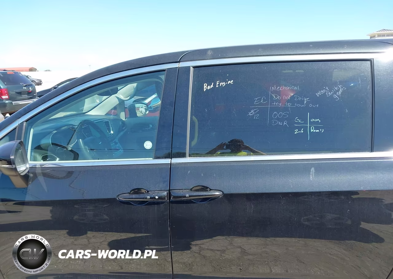 2023 Chrysler Pacifica Touring L VIN:2C4RC1BG9PR606492 - 14