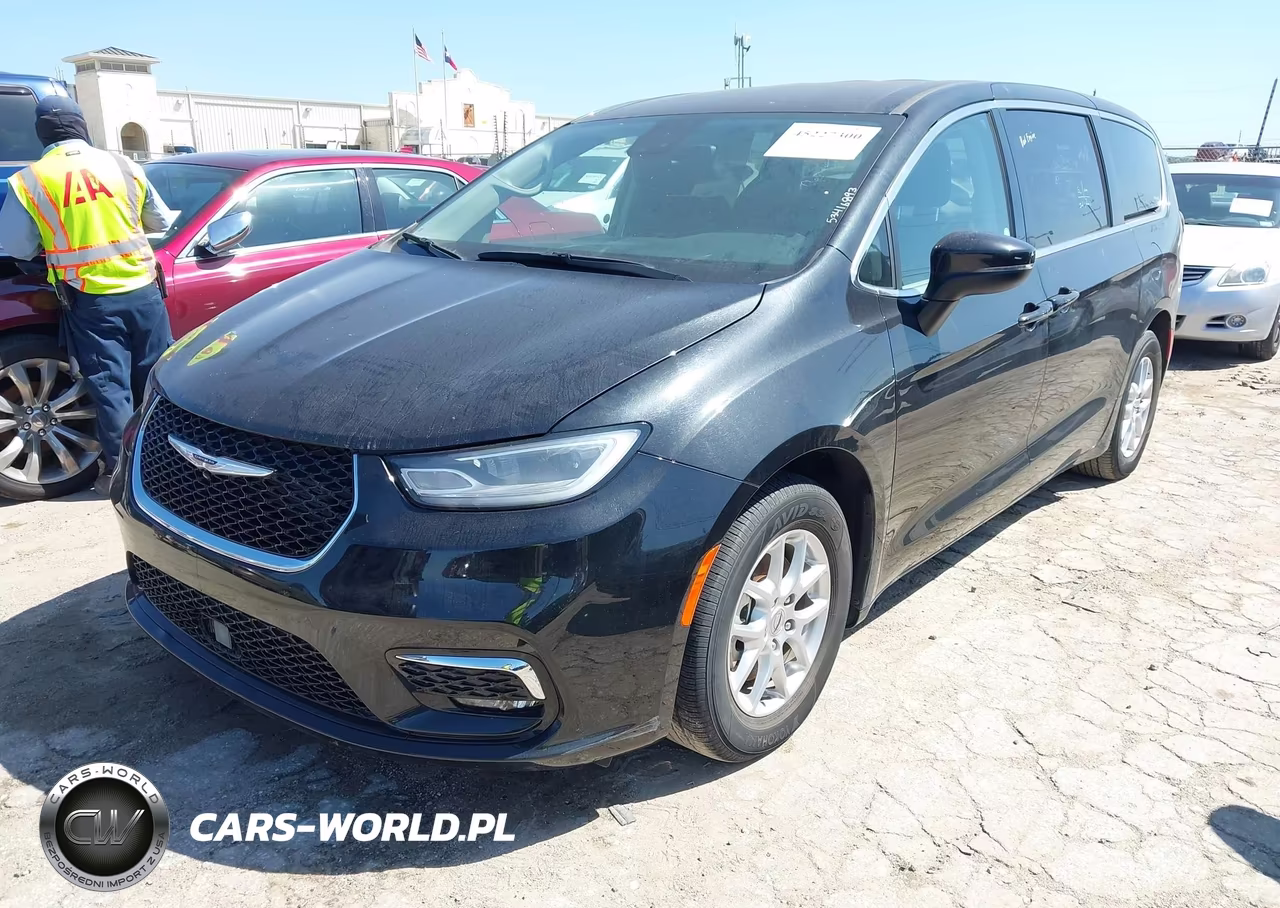 2023 Chrysler Pacifica Touring L VIN:2C4RC1BG9PR606492 - 2