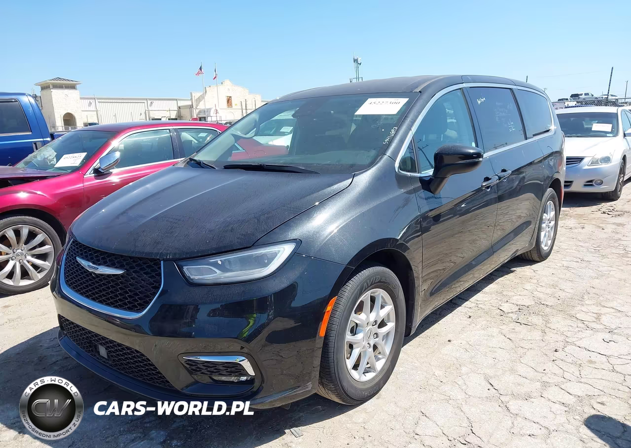 2023 Chrysler Pacifica Touring L VIN:2C4RC1BG9PR606492 - 6