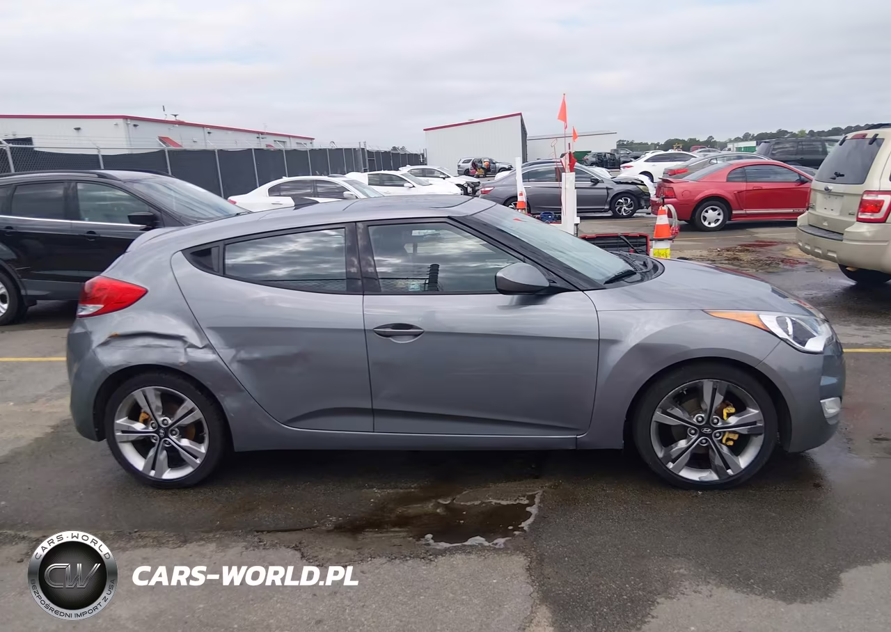 2016 Hyundai Veloster VIN:KMHTC6AD3GU272646 - 13