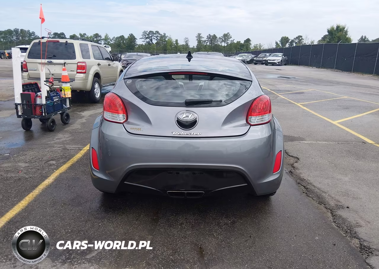 2016 Hyundai Veloster VIN:KMHTC6AD3GU272646 - 16