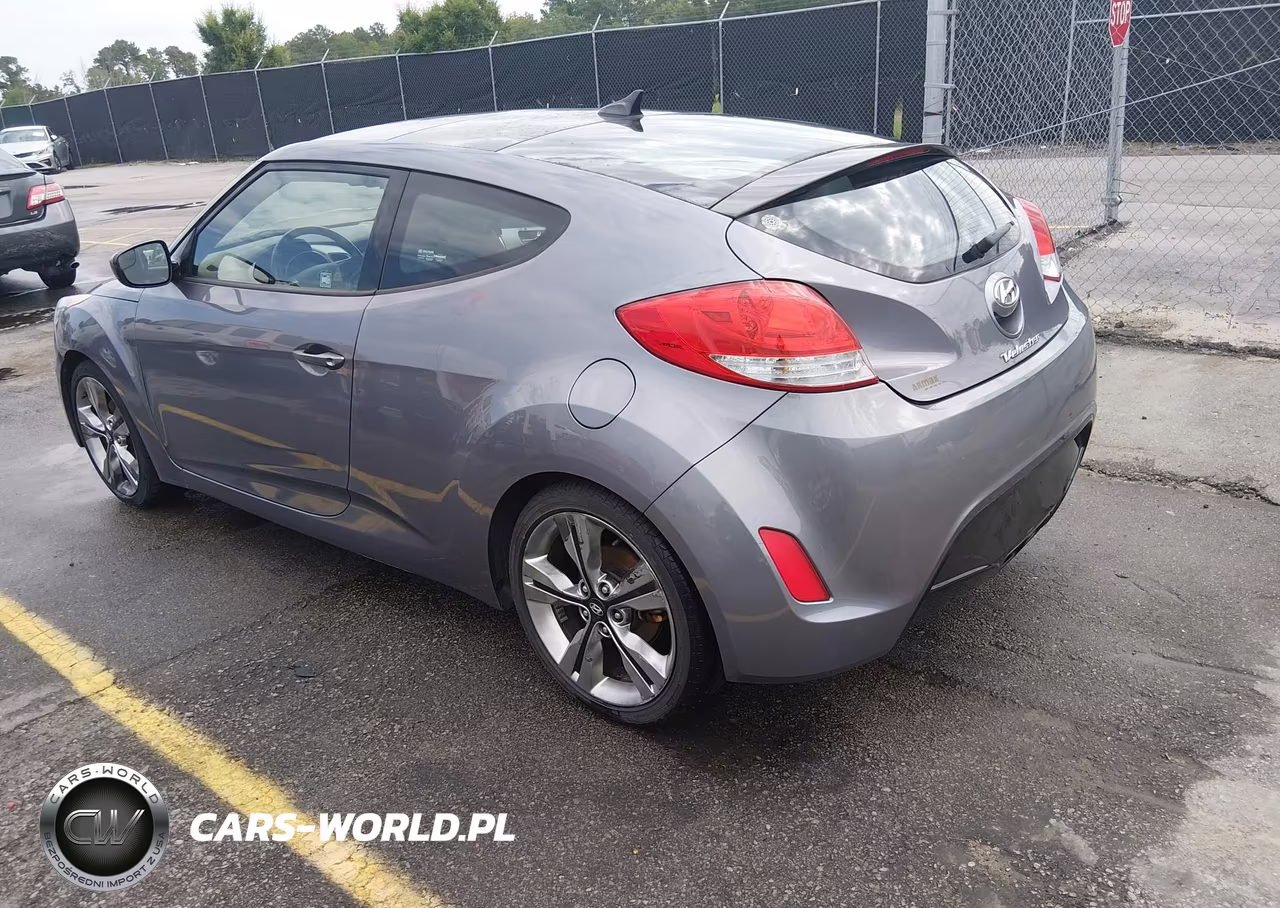 2016 Hyundai Veloster VIN:KMHTC6AD3GU272646 - 3