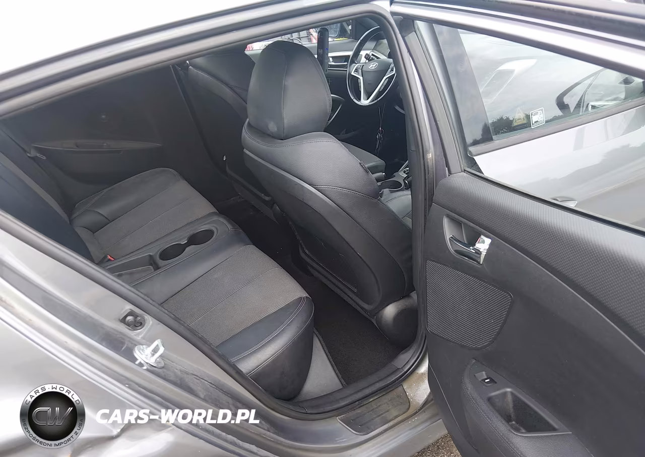 2016 Hyundai Veloster VIN:KMHTC6AD3GU272646 - 8