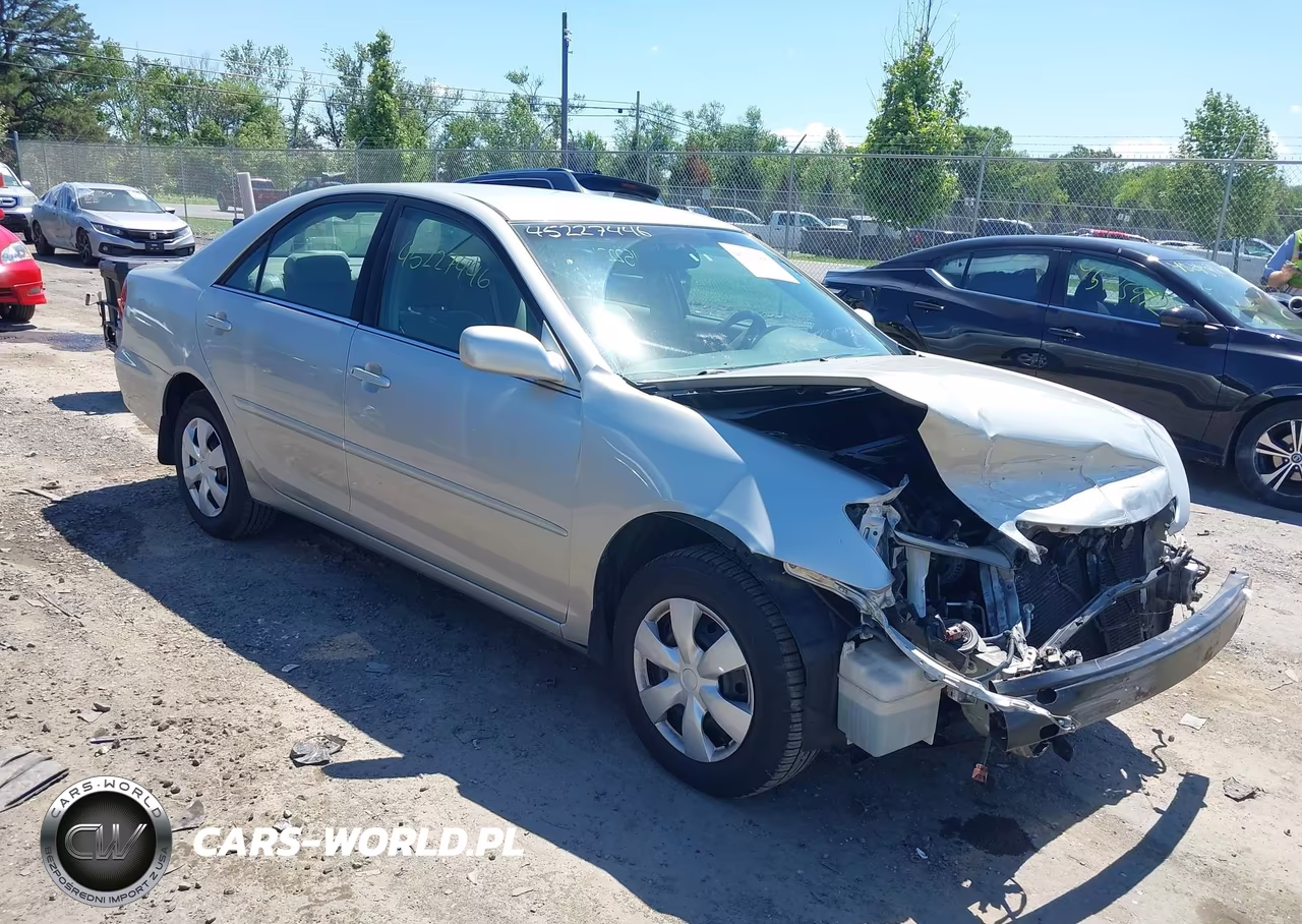 2004 Toyota Camry Le – zdjęcie 1 z 16