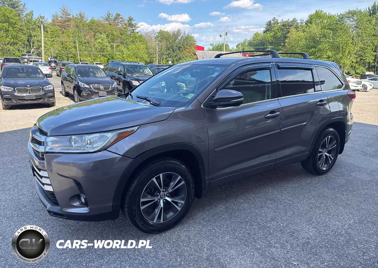 2018 Toyota Highlander Le VIN:5TDBZRFH6JS913523 - 2