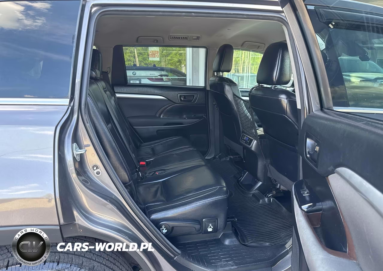 2018 Toyota Highlander Le VIN:5TDBZRFH6JS913523 - 8