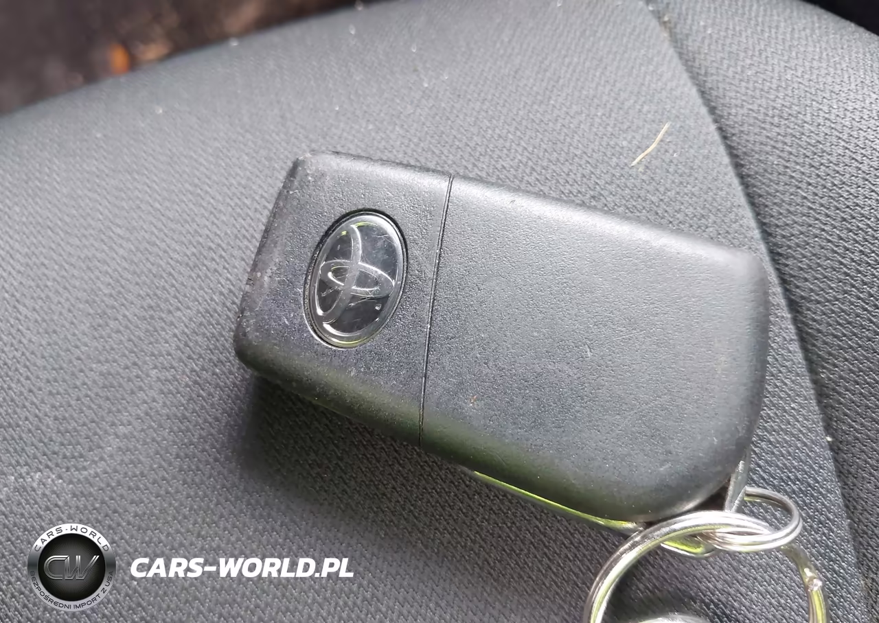 2018 Toyota Camry Le VIN:4T1B11HK7JU676291 - 11