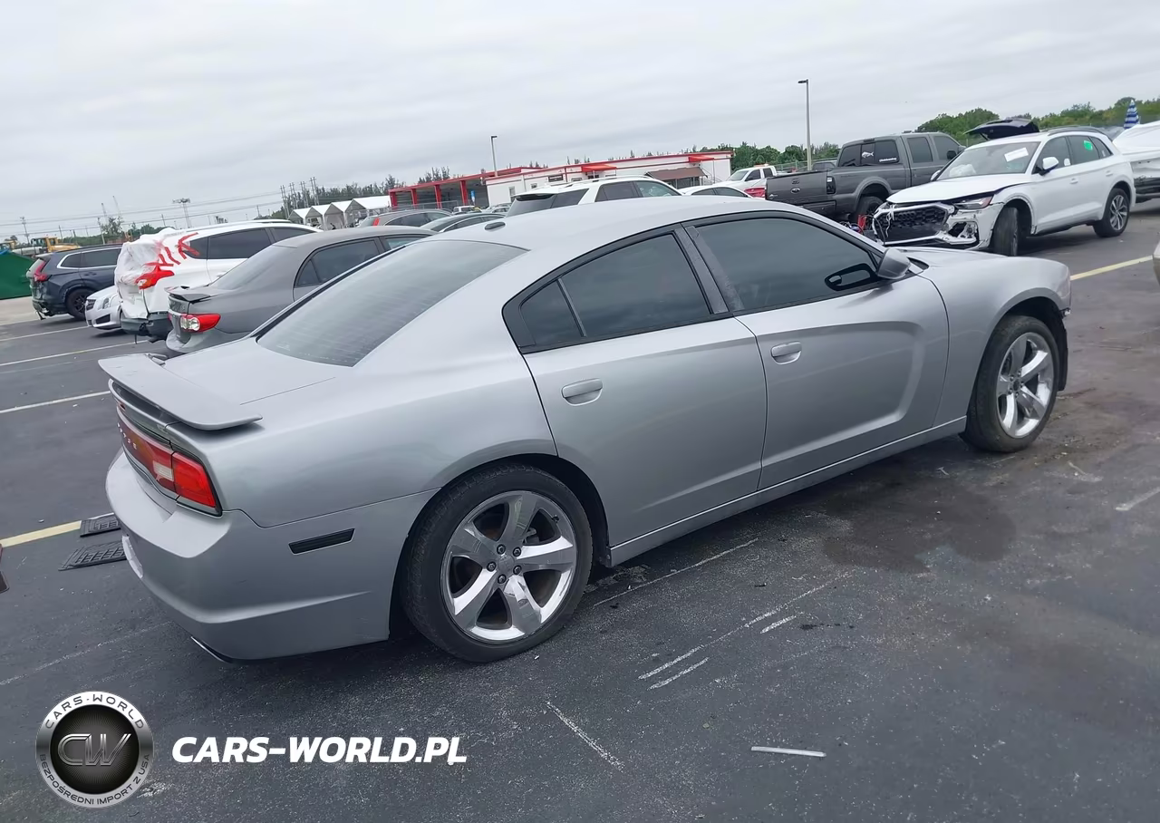 2013 Dodge Charger Sxt VIN:2C3CDXHGXDH584084 - 4