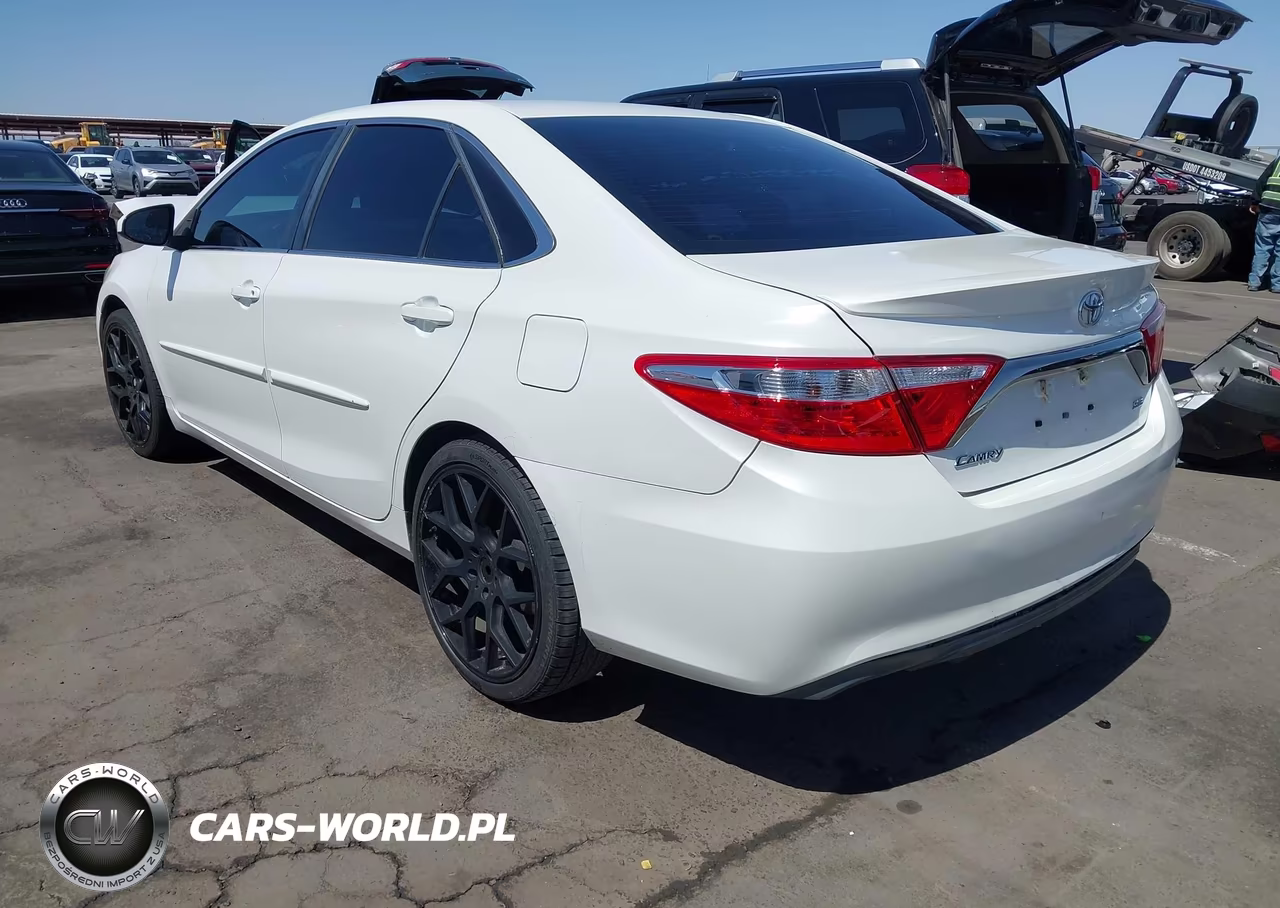 2016 Toyota Camry Se VIN:4T1BF1FK3GU587749 - 3