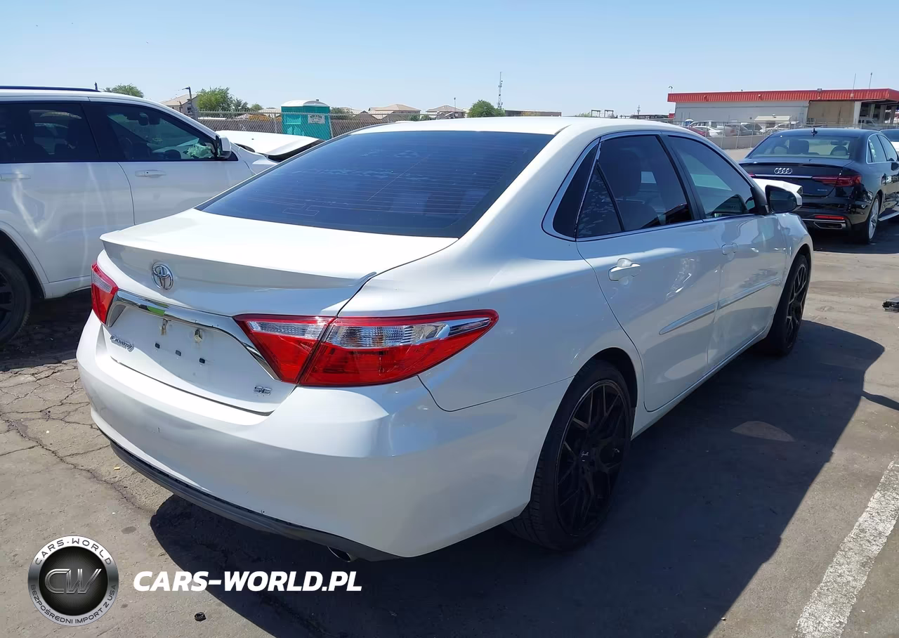 2016 Toyota Camry Se VIN:4T1BF1FK3GU587749 - 4