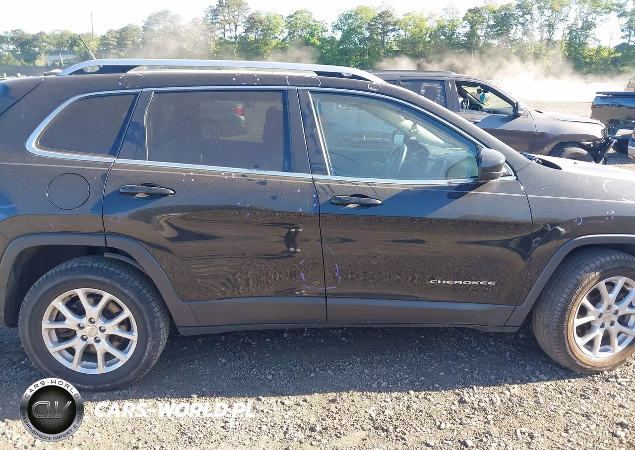 2015 Jeep Cherokee Latitude VIN:1C4PJMCS7FW551306 - 13