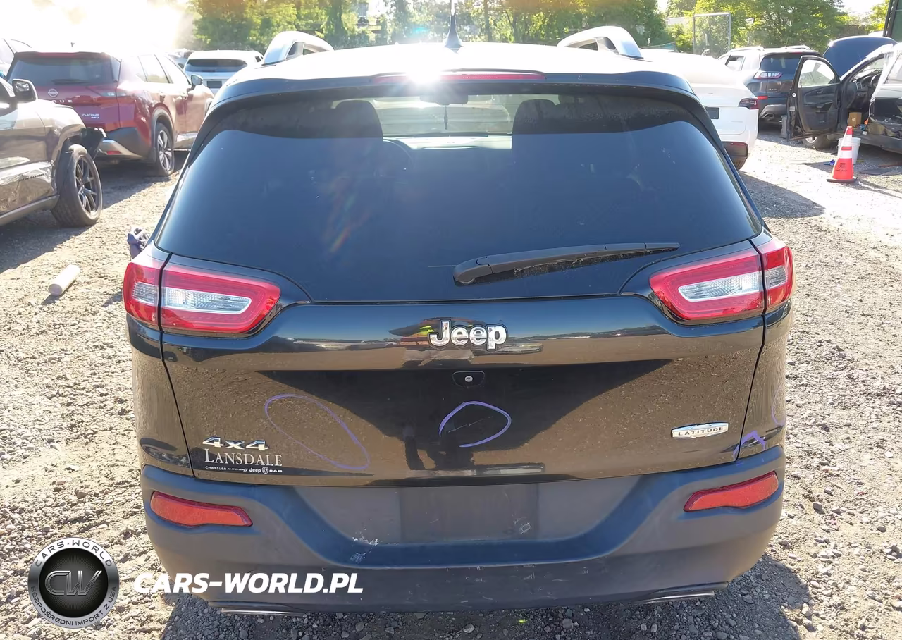 2015 Jeep Cherokee Latitude VIN:1C4PJMCS7FW551306 - 16