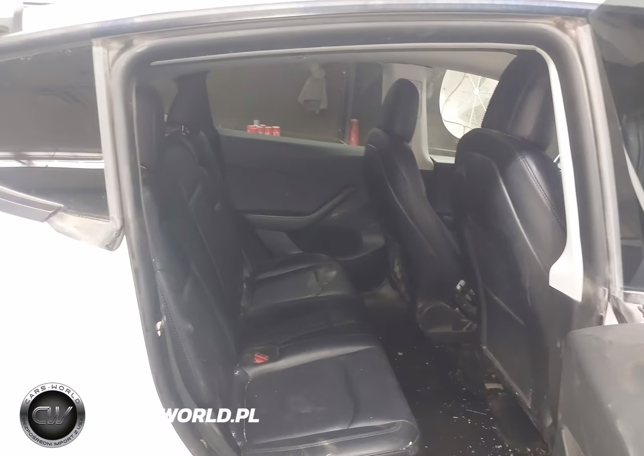 2023 Tesla Model Y VIN:7SAYGDEE3PF608085 - 8