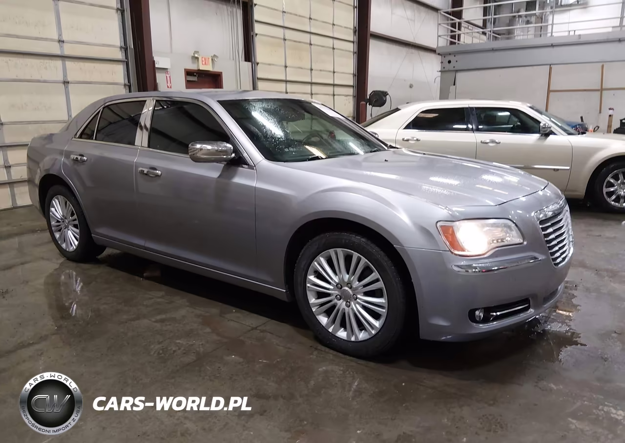 2014 Chrysler 300 – zdjęcie 1 z 18