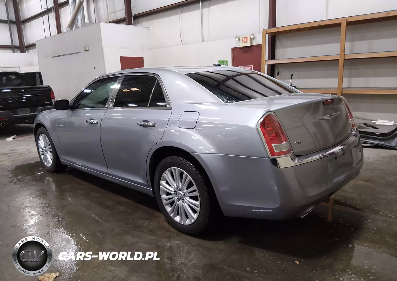 2014 Chrysler 300 VIN:2C3CCARG4EH352726 - 14