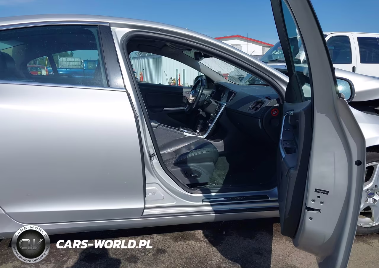2012 Volvo S60 T5 VIN:YV1622FSXC2051145 - 5