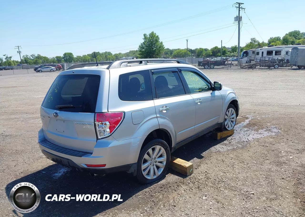 2012 Subaru Forester 2.5X Limited VIN:JF2SHAFC1CH465127 - 4