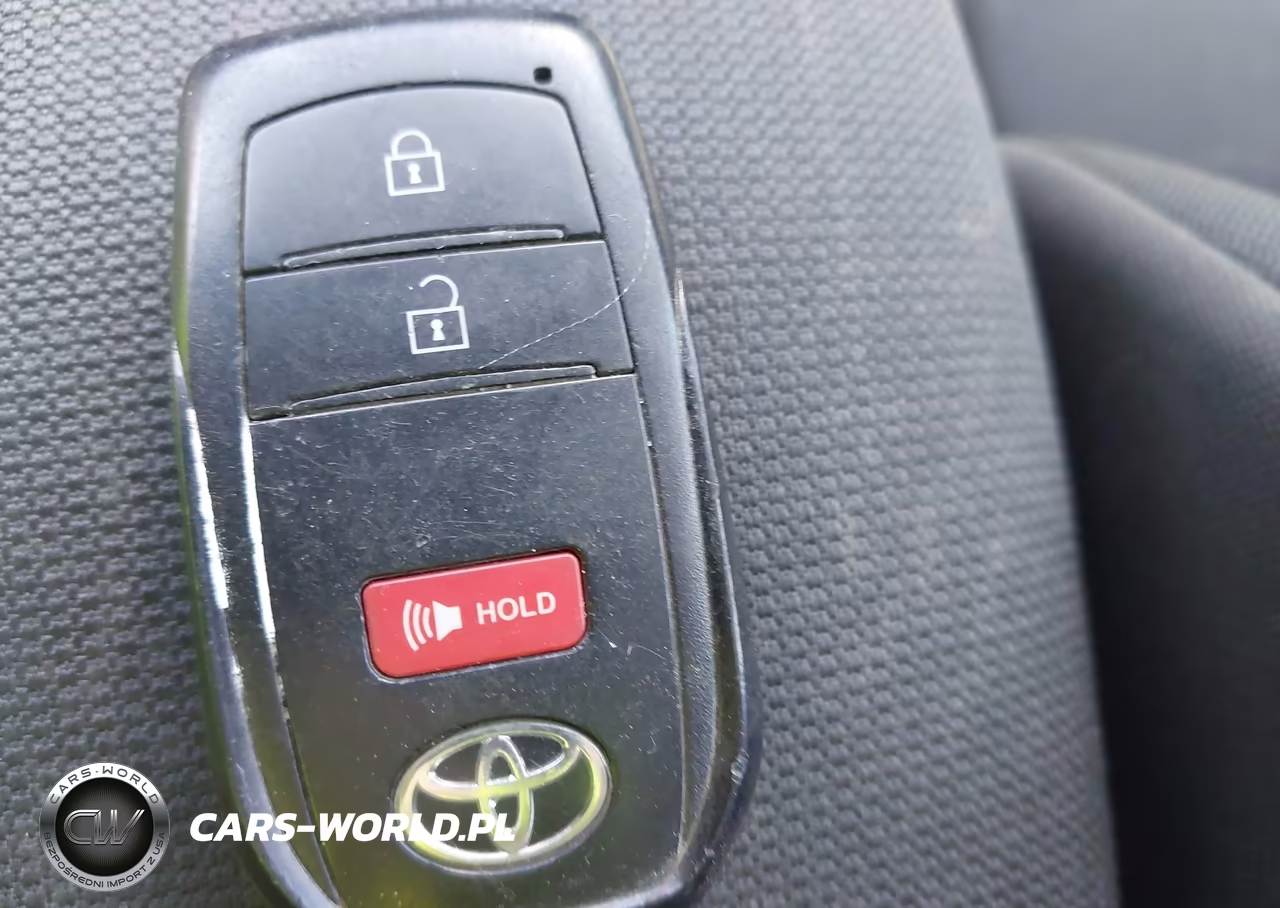 2022 Toyota Corolla Cross Le VIN:7MUCAAAG3NV030017 - 11