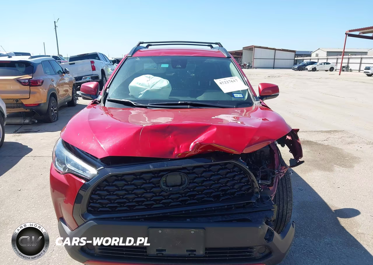 2022 Toyota Corolla Cross Le VIN:7MUCAAAG3NV030017 - 13
