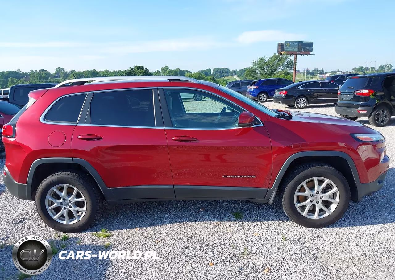 2017 Jeep Cherokee Latitude 4X4 VIN:1C4PJMCB9HW574959 - 13