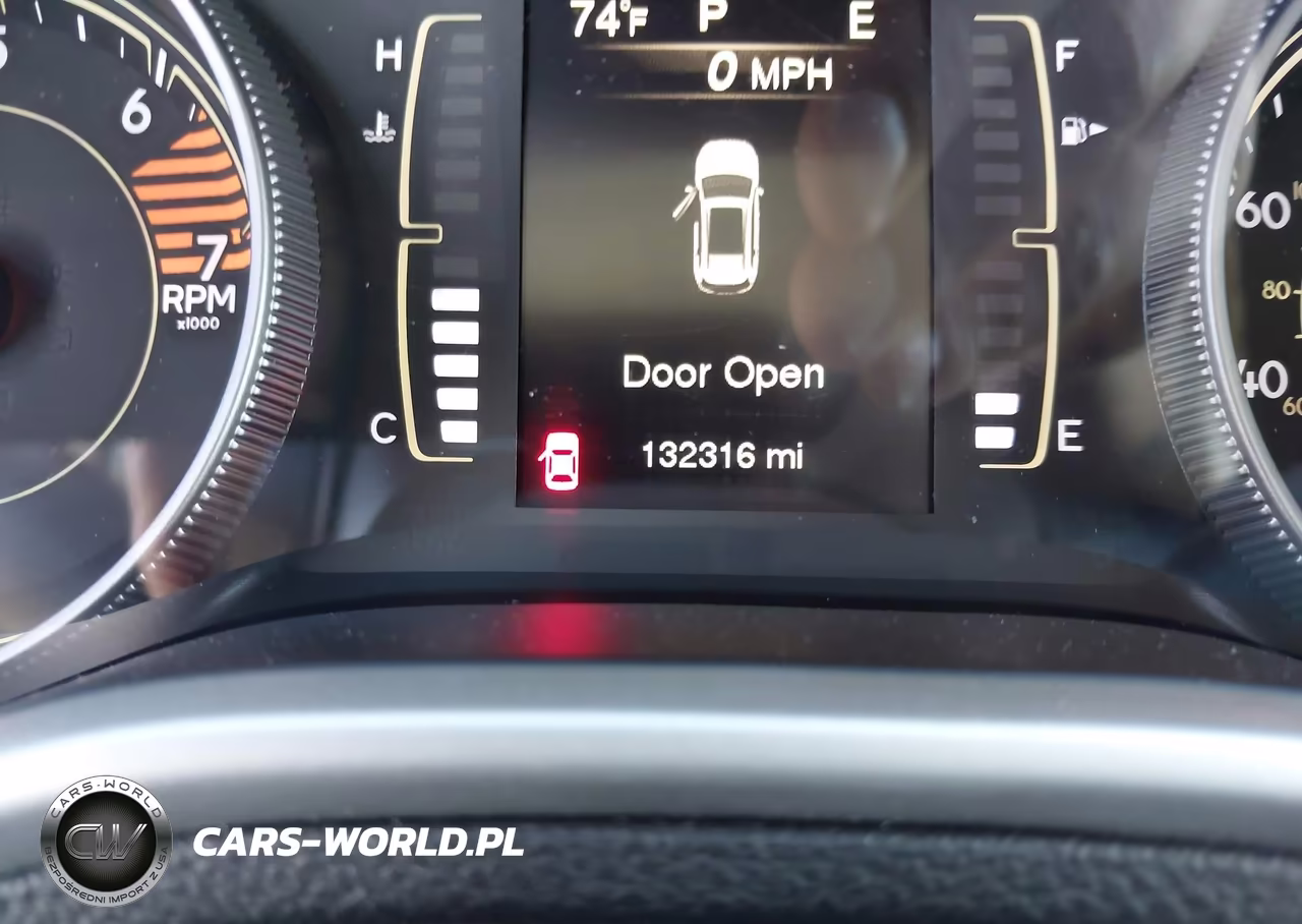 2017 Jeep Cherokee Latitude 4X4 VIN:1C4PJMCB9HW574959 - 15