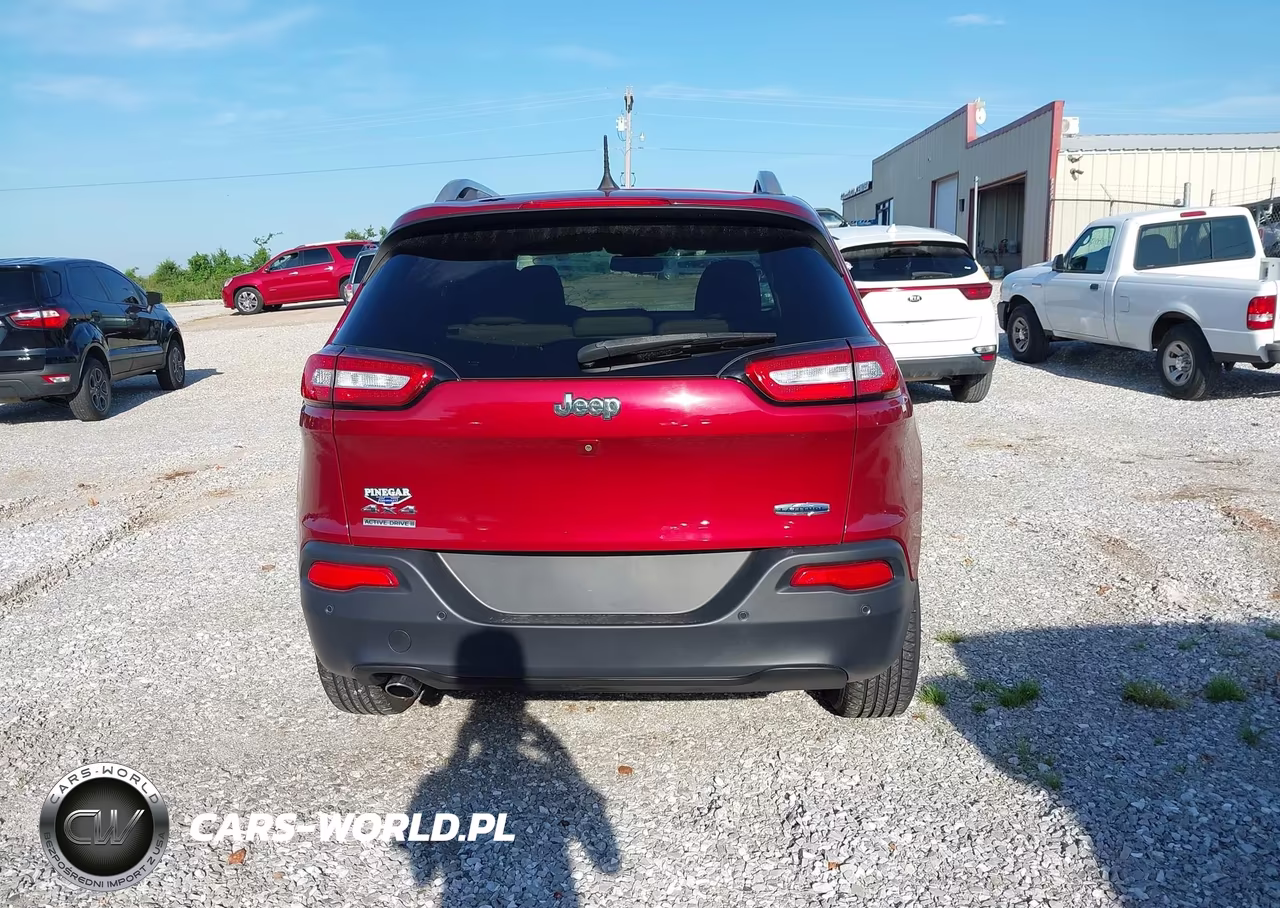 2017 Jeep Cherokee Latitude 4X4 VIN:1C4PJMCB9HW574959 - 16