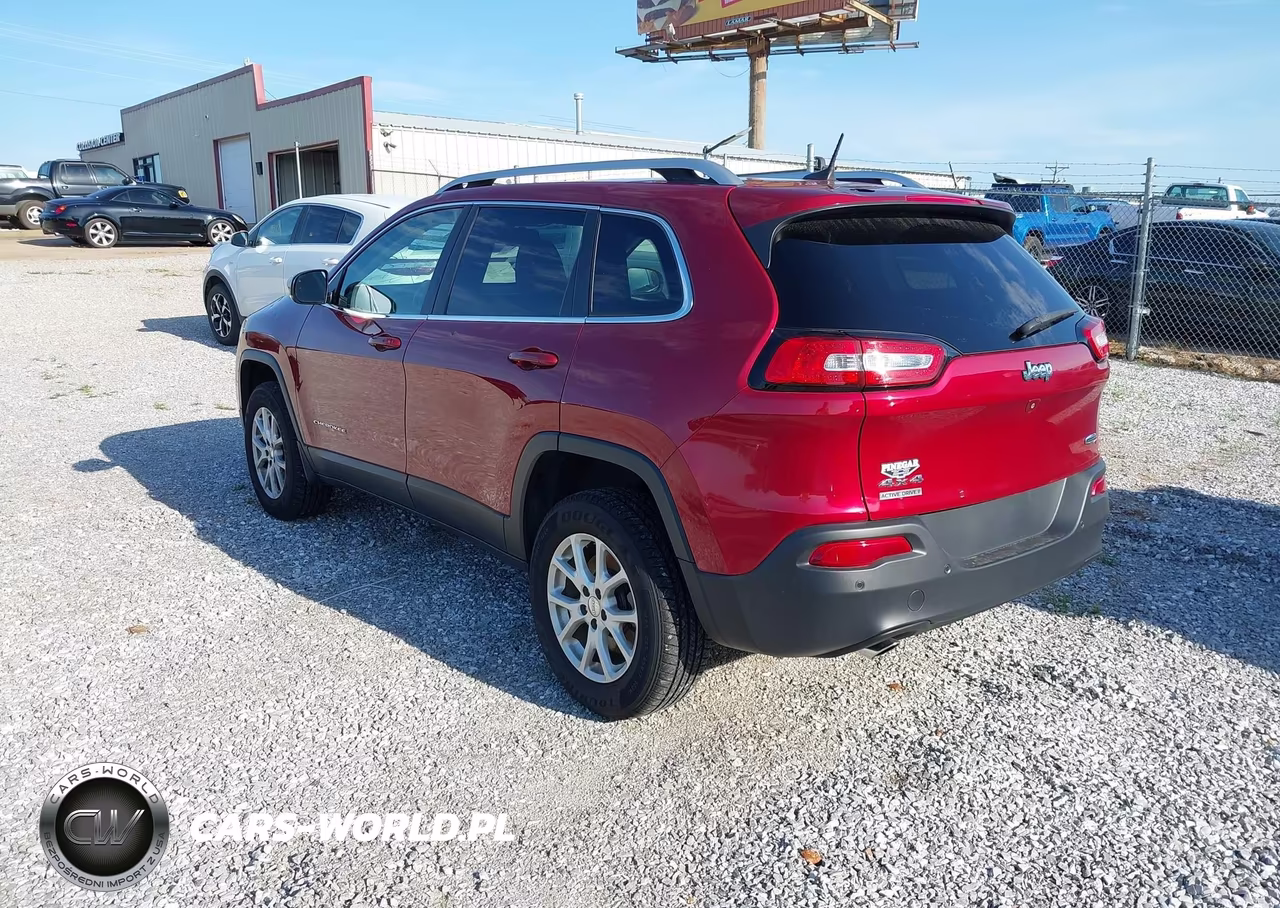 2017 Jeep Cherokee Latitude 4X4 VIN:1C4PJMCB9HW574959 - 3