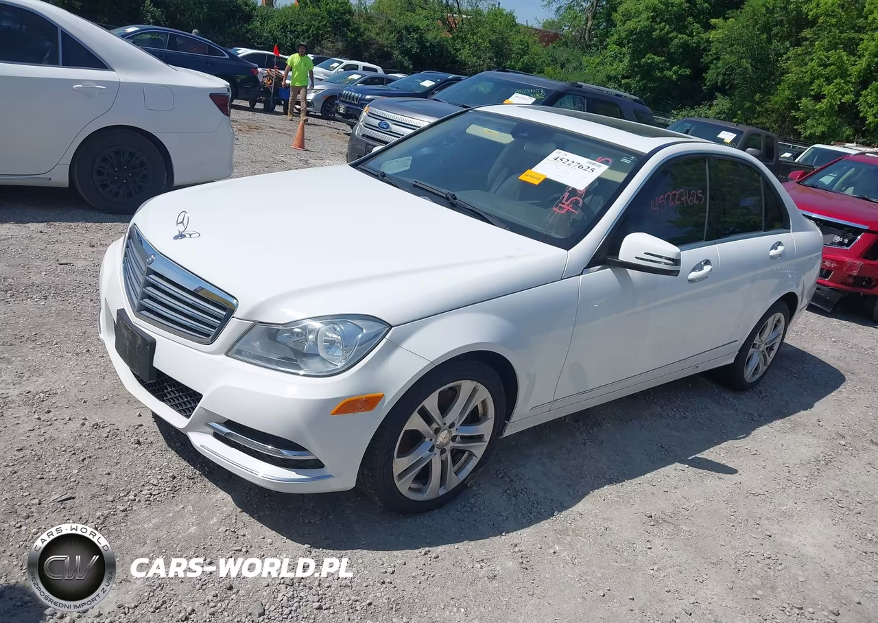 2013 Mercedes-Benz C 300 Luxury 4Matic VIN:WDDGF8AB1DR270714 - 2