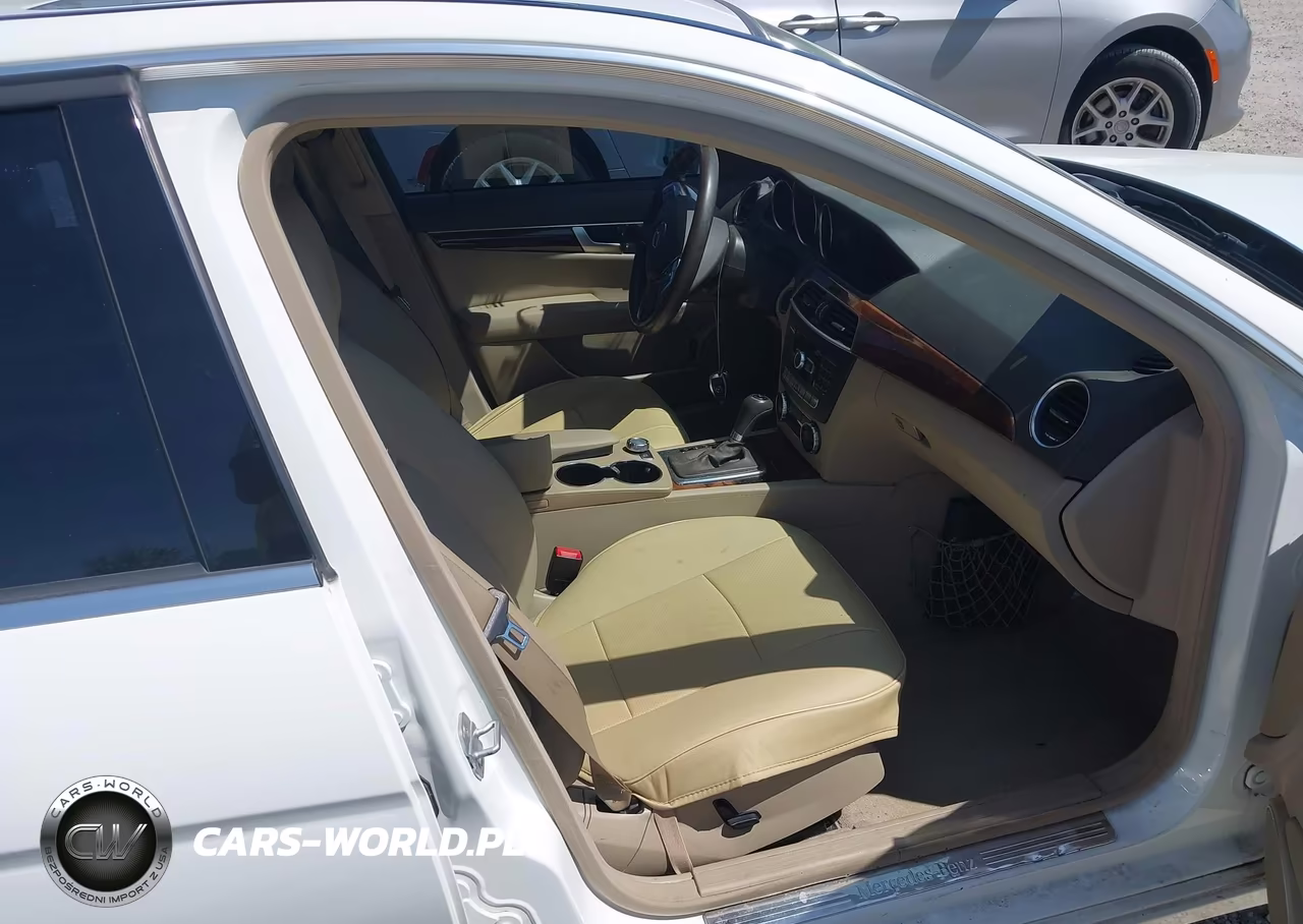 2013 Mercedes-Benz C 300 Luxury 4Matic VIN:WDDGF8AB1DR270714 - 5