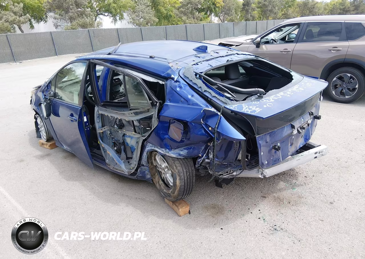 2018 Toyota Prius Two VIN:JTDKBRFU7J3596158 - 3
