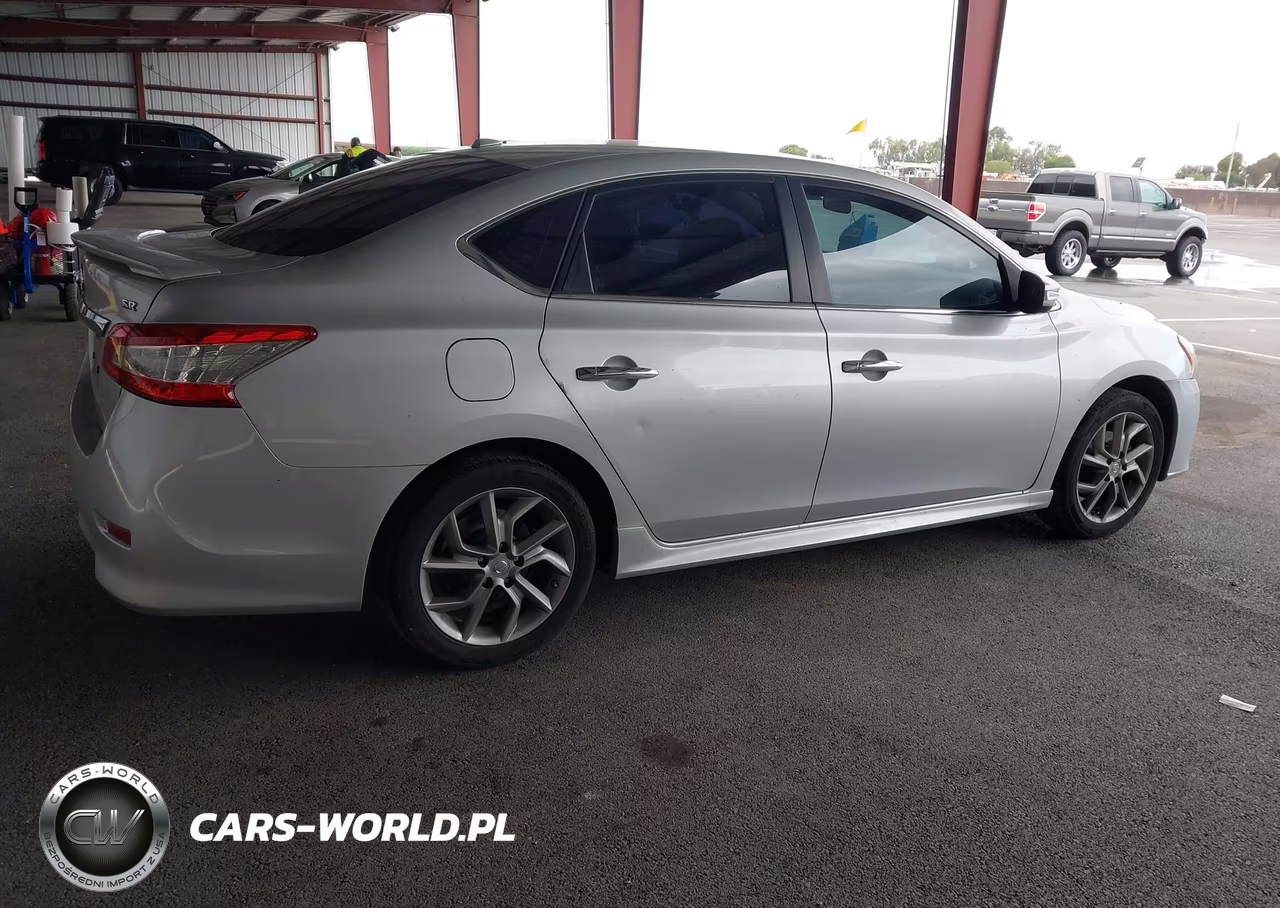 2015 Nissan Sentra Sr VIN:3N1AB7AP9FY299430 - 4