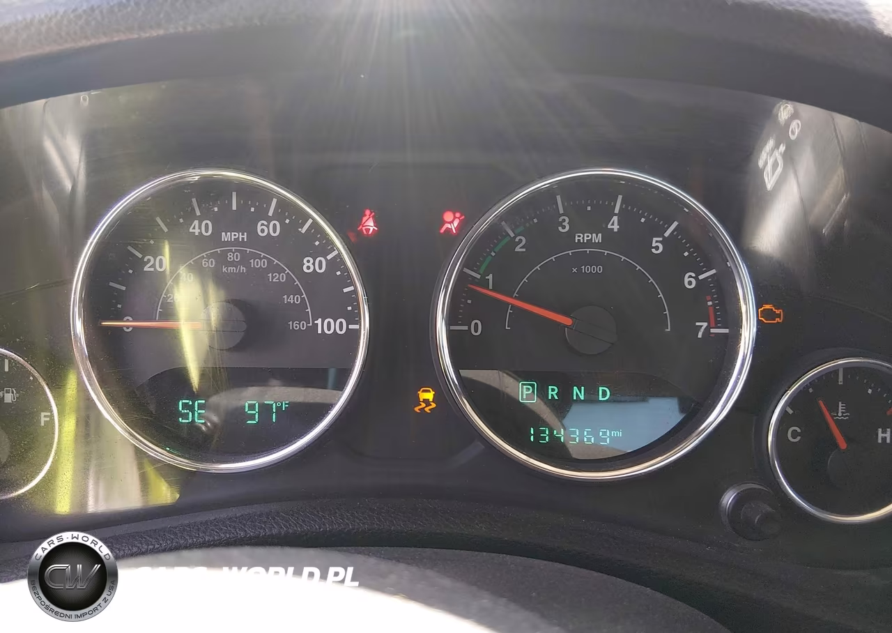 2017 Jeep Wrangler Unlimited Sport 4X4 VIN:1C4BJWDG9HL651895 - 7